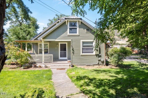 Tiny photo for 1833 2nd Avenue, Gold Hill, OR 97525 (MLS # 220224547)
