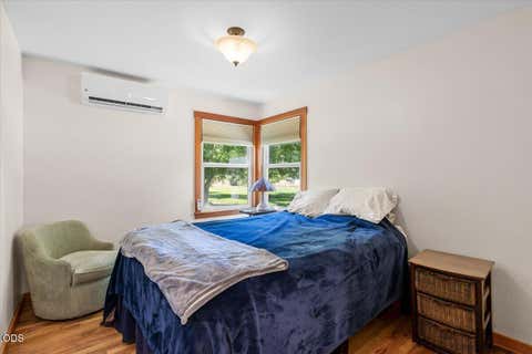 Tiny photo for 1833 2nd Avenue, Gold Hill, OR 97525 (MLS # 220224547)