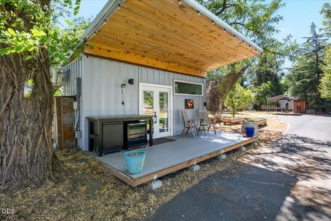 Tiny photo for 1833 2nd Avenue, Gold Hill, OR 97525 (MLS # 220224547)