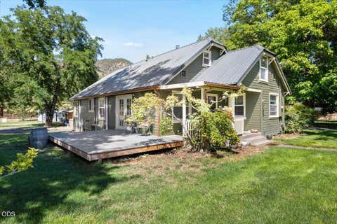 Tiny photo for 1833 2nd Avenue, Gold Hill, OR 97525 (MLS # 220224547)