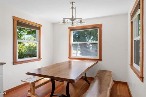 Tiny photo for 1833 2nd Avenue, Gold Hill, OR 97525 (MLS # 220224547)