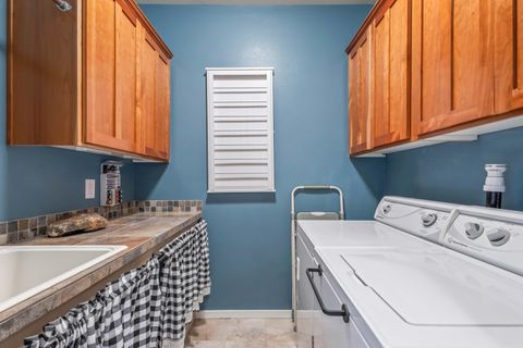 Tiny photo for 3361 SW Xero Court, Redmond, OR 97756 (MLS # 220213293)