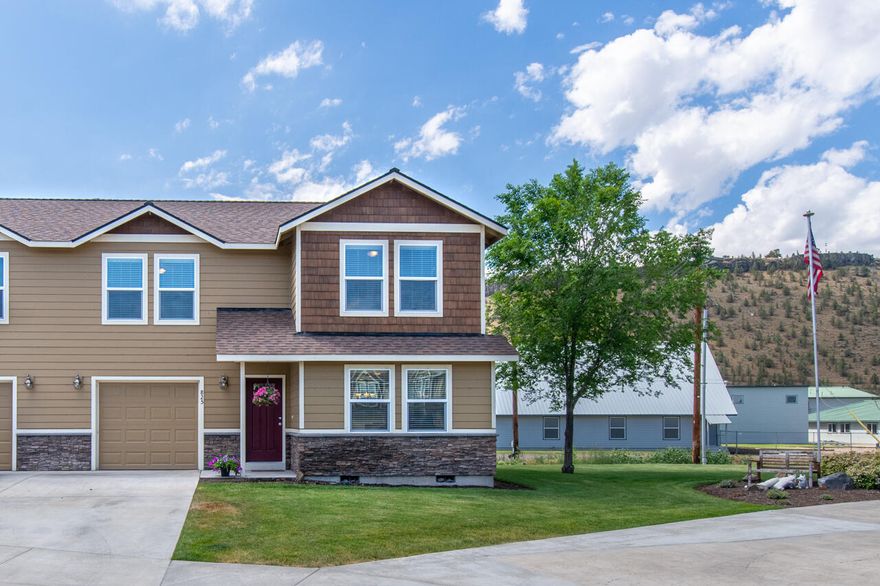 Welcome to your small town lifestyle. Lightly lived in Townhome with 3 large bedrooms, 2.5 baths, 1679 square feet. quartz counters throughout, stainless appliances, water proof laminate with carpet in bedrooms, central air/heat pump, garage has storage/shop area. Landscaped with underground sprinklers. The Crooked River is running right behind you, parks, trails, dog park, hospital, high school, rodeo/fair grounds, downtown, theater, gym, shopping, great food, golf and recreation are just minutes away.

Prineville is where simple joys flourish and sunshine abounds. Small/Hometown Feel.
Home of the Crooked River Roundup and horse races, Crooked River Wetlands, Prineville Reservoir, Rockhounding, Trails, Crooked River Canyon, Painted Hills, Dry Creek Horse Camp & Giddy Up go loop, Chimney Rock, Stein's Pillar, Ochoco Mines and so much more.