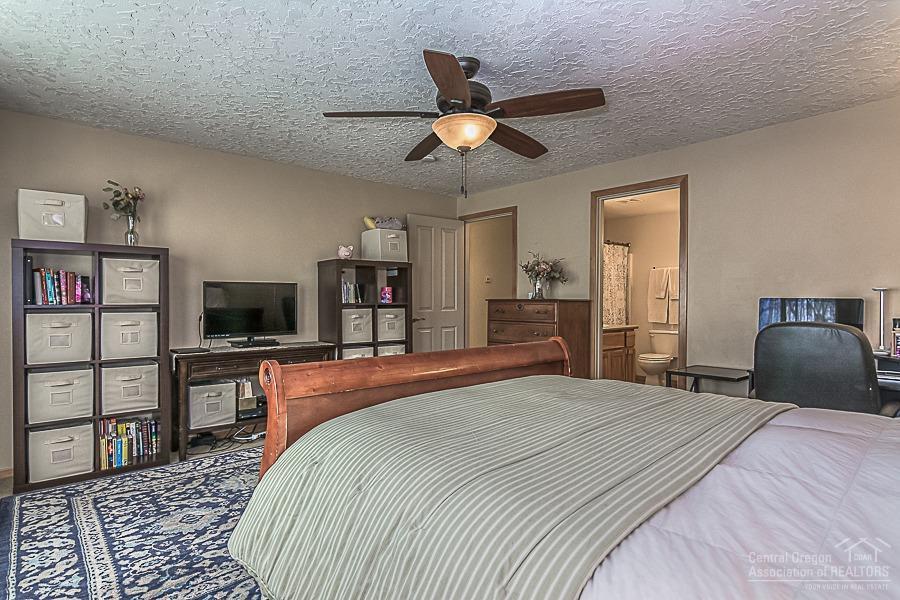 Paulina Peaks - Residential