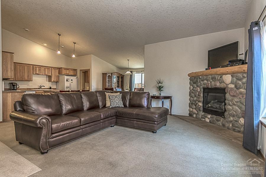 Paulina Peaks - Residential