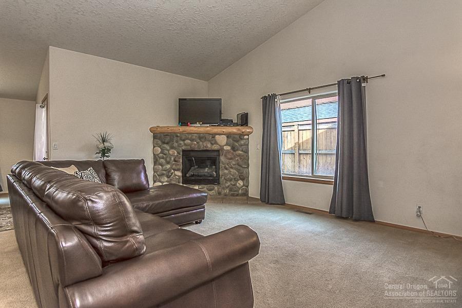 Paulina Peaks - Residential