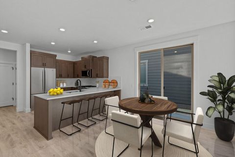 Tiny photo for 51978 Crescent Creek Drive, La Pine, OR 97739 (MLS # 220174758)