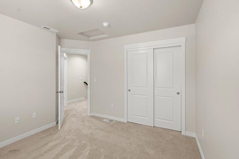 Tiny photo for 1152 Pumpkin #334, Eagle Point, OR 97524 (MLS # 220215766)