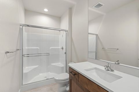 Tiny photo for 1152 Pumpkin #334, Eagle Point, OR 97524 (MLS # 220215766)