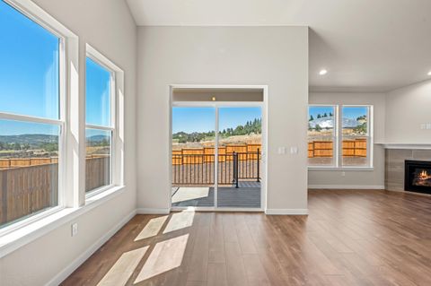 Tiny photo for 1152 Pumpkin #334, Eagle Point, OR 97524 (MLS # 220215766)