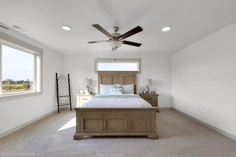 Tiny photo for 3670 Luchu Street #92, Medford, OR 97504 (MLS # 220212268)