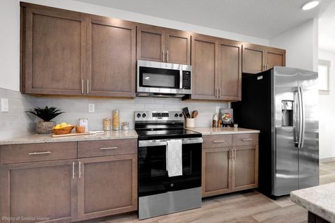 Tiny photo for 3670 Luchu Street #92, Medford, OR 97504 (MLS # 220212268)