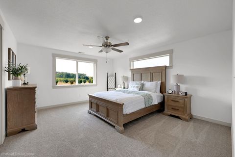 Tiny photo for 3670 Luchu Street #92, Medford, OR 97504 (MLS # 220212268)