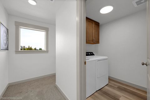 Tiny photo for 3670 Luchu Street #92, Medford, OR 97504 (MLS # 220212268)