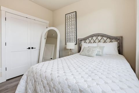 Tiny photo for 4119 SW Badger Court, Redmond, OR 97756 (MLS # 220215564)