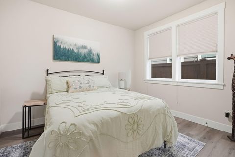 Tiny photo for 4119 SW Badger Court, Redmond, OR 97756 (MLS # 220215564)