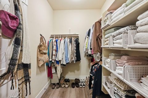 Tiny photo for 4119 SW Badger Court, Redmond, OR 97756 (MLS # 220215564)