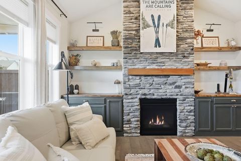 Tiny photo for 4119 SW Badger Court, Redmond, OR 97756 (MLS # 220215564)