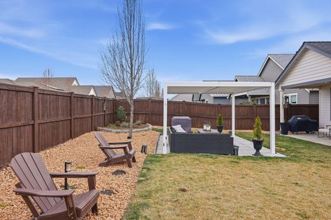 Tiny photo for 4119 SW Badger Court, Redmond, OR 97756 (MLS # 220215564)