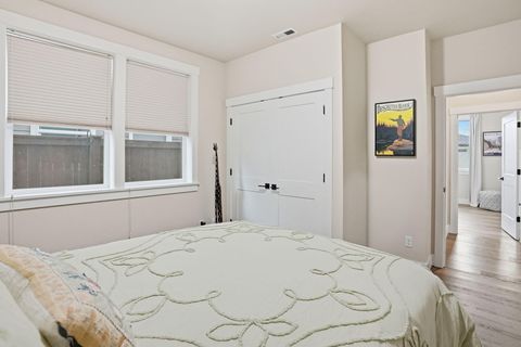 Tiny photo for 4119 SW Badger Court, Redmond, OR 97756 (MLS # 220215564)