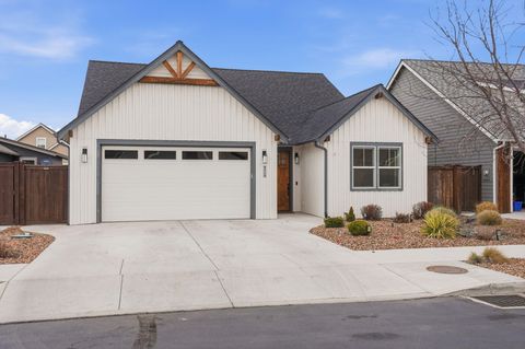 Tiny photo for 4119 SW Badger Court, Redmond, OR 97756 (MLS # 220215564)