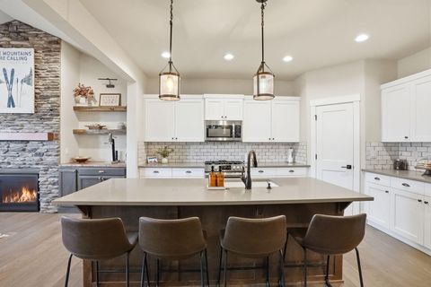 Tiny photo for 4119 SW Badger Court, Redmond, OR 97756 (MLS # 220215564)