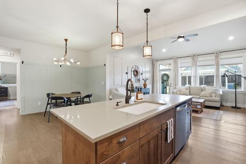 Tiny photo for 4119 SW Badger Court, Redmond, OR 97756 (MLS # 220215564)