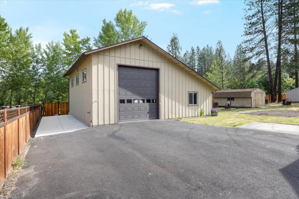 Rogue Acres - Residential