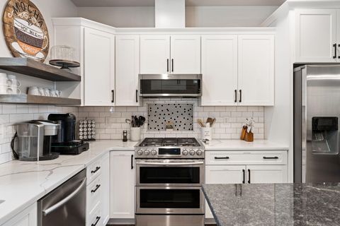 Tiny photo for 17181 Merganser Drive, Bend, OR 97707 (MLS # 220217263)