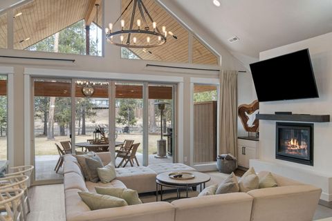 Tiny photo for 17181 Merganser Drive, Bend, OR 97707 (MLS # 220217263)