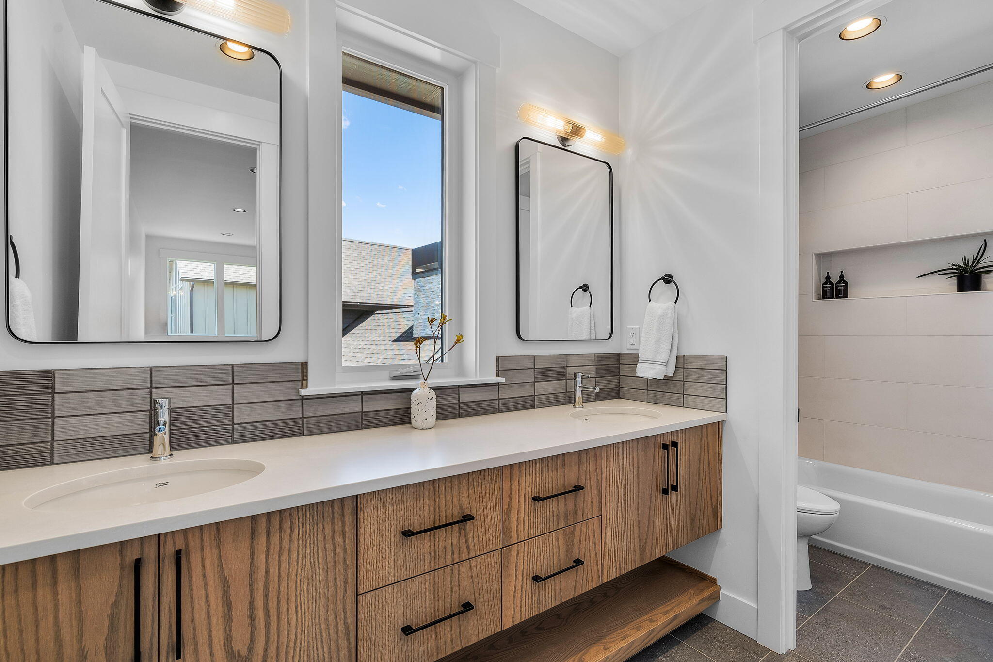 Discovery West Phase 4 - Residential