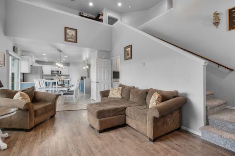 Tiny photo for 589 SE 10th Street, Madras, OR 97741 (MLS # 220217135)