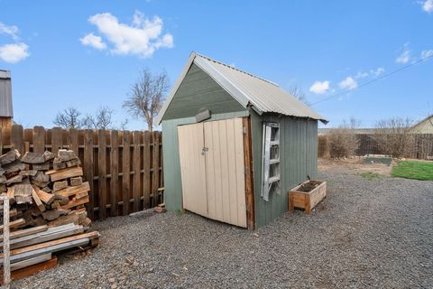 Tiny photo for 589 SE 10th Street, Madras, OR 97741 (MLS # 220217135)
