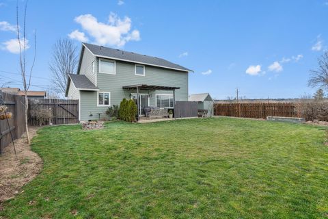Tiny photo for 589 SE 10th Street, Madras, OR 97741 (MLS # 220217135)