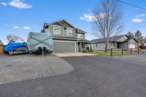 Tiny photo for 589 SE 10th Street, Madras, OR 97741 (MLS # 220217135)