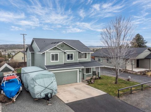 Tiny photo for 589 SE 10th Street, Madras, OR 97741 (MLS # 220217135)