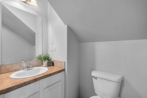 Tiny photo for 589 SE 10th Street, Madras, OR 97741 (MLS # 220217135)