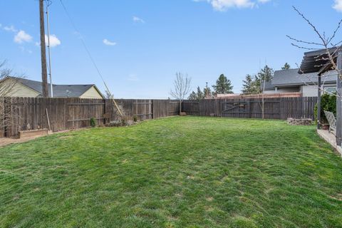 Tiny photo for 589 SE 10th Street, Madras, OR 97741 (MLS # 220217135)