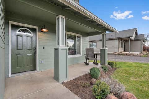 Tiny photo for 589 SE 10th Street, Madras, OR 97741 (MLS # 220217135)