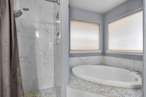 Tiny photo for 589 SE 10th Street, Madras, OR 97741 (MLS # 220217135)