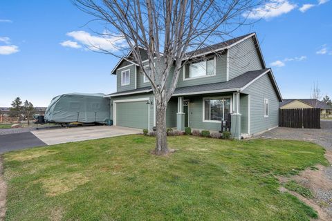 Tiny photo for 589 SE 10th Street, Madras, OR 97741 (MLS # 220217135)