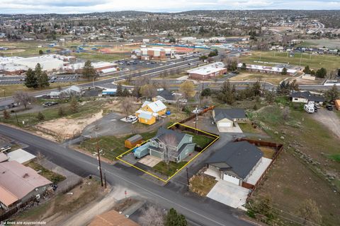 Tiny photo for 589 SE 10th Street, Madras, OR 97741 (MLS # 220217135)