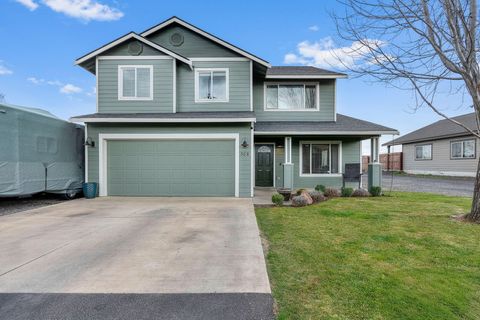 Tiny photo for 589 SE 10th Street, Madras, OR 97741 (MLS # 220217135)