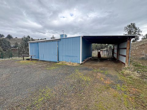 Tiny photo for 58392 Antelope Lane, John Day, OR 97845 (MLS # 220217113)