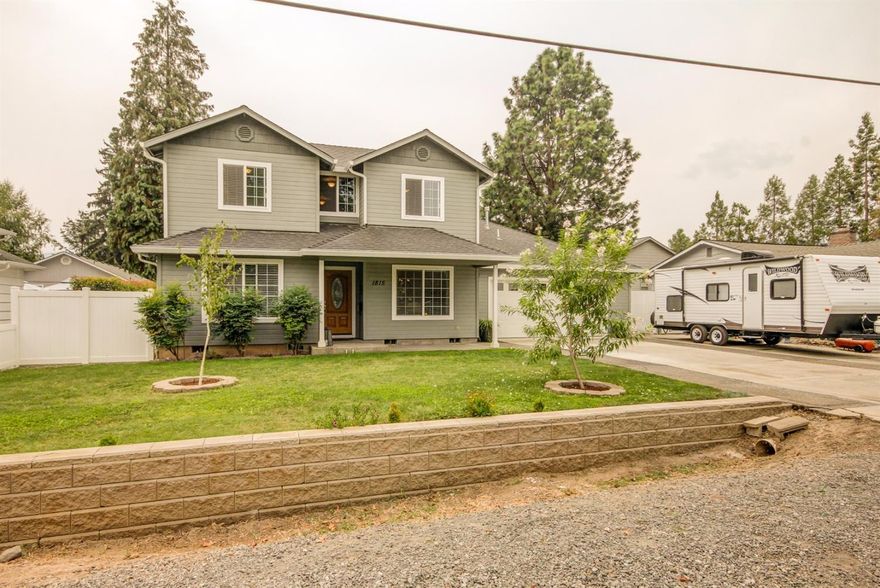 Wonderful home, great location and in the very sought after Griffin Creek School District. Custom built home in 2004 with almost 2400 square feet, 3 bedroom, 2 full bath and 2 half bath, plus a den/office. Tile entry that flows into the formal dining, kitchen offers slab granite counter tops,hardwood floors, lots of storage and cabinets,large walk-in pantry, breakfast nook, and a convenient breakfast bar, very open kitchen/living concept with nice gas fireplace, new carpet and lots of natural light, Main Level Master Suite features a coffered ceiling, two walk-in closets, & roomy bathroom with dual vanities with new large tile shower. Additional 2 bedrooms and full bath are upstairs. Solar heated, in-ground pool with an automatic safety cover, 2 car attached garage, RV Parking, detached workshop with separate 1/2 bath for easy access from the pool, garden beds and room for kids to play!!