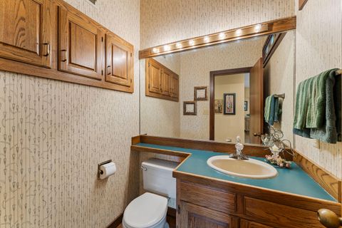 Tiny photo for 254 El Camino Way, Grants Pass, OR 97526 (MLS # 220219861)