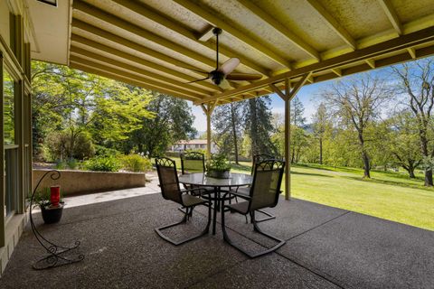 Tiny photo for 254 El Camino Way, Grants Pass, OR 97526 (MLS # 220219861)