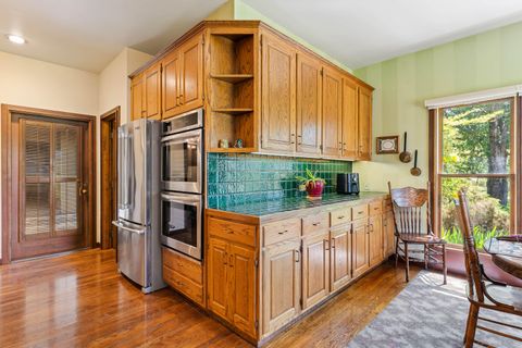 Tiny photo for 254 El Camino Way, Grants Pass, OR 97526 (MLS # 220219861)