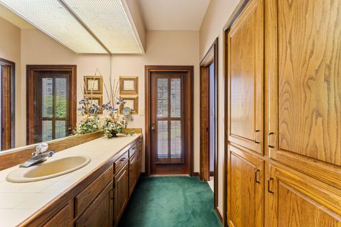 Tiny photo for 254 El Camino Way, Grants Pass, OR 97526 (MLS # 220219861)