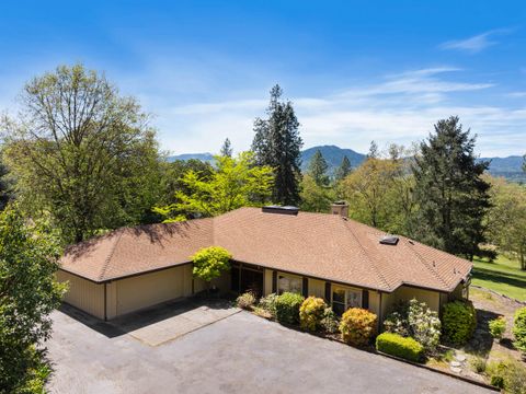Tiny photo for 254 El Camino Way, Grants Pass, OR 97526 (MLS # 220219861)